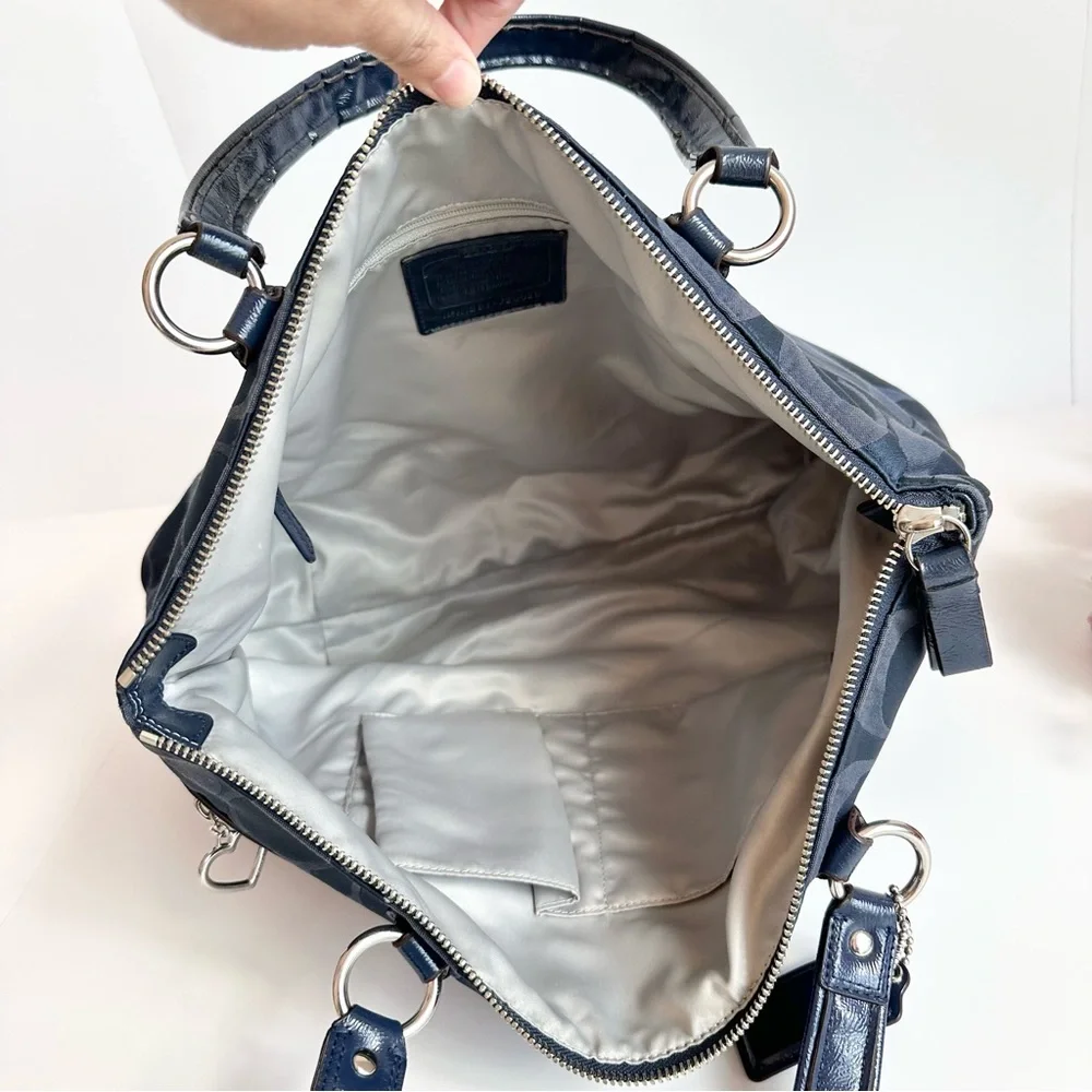 Coach “daisy signature
